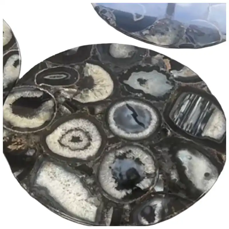 Tables basses en agate noire